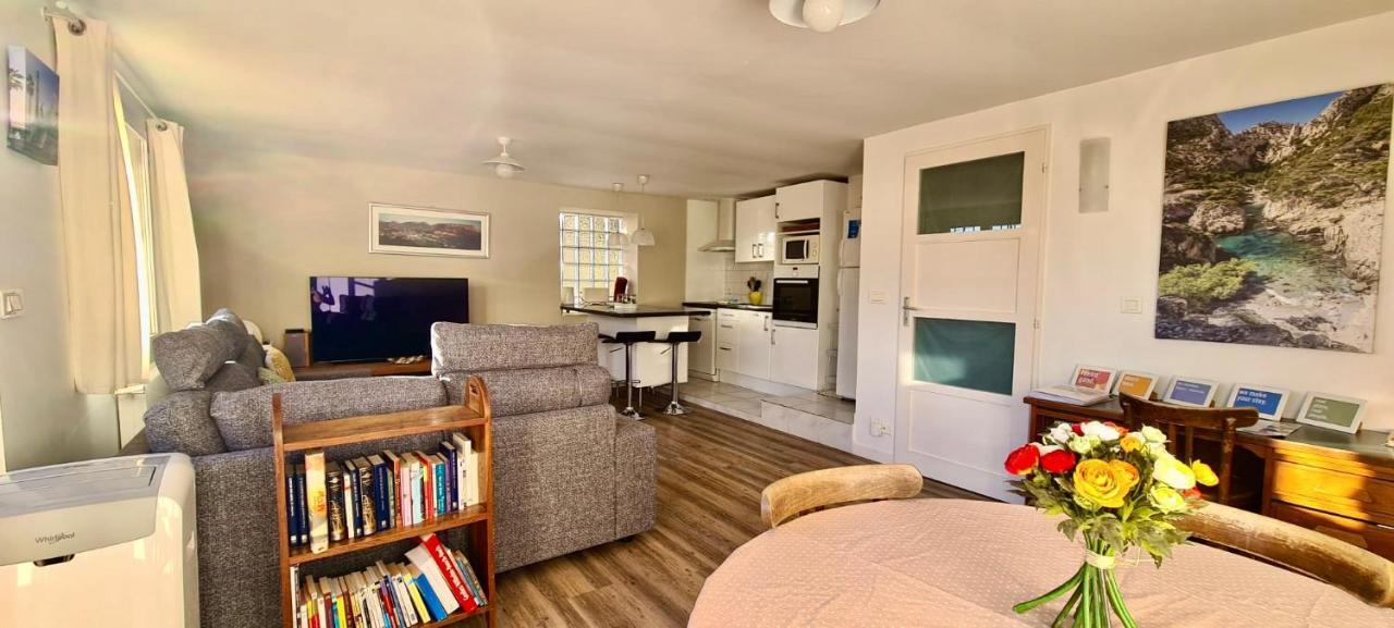 Large Private Garden, Quiet 2-Bedroom Apartment, Air Conditioning, Wifi, Parking Cassis Exterior foto